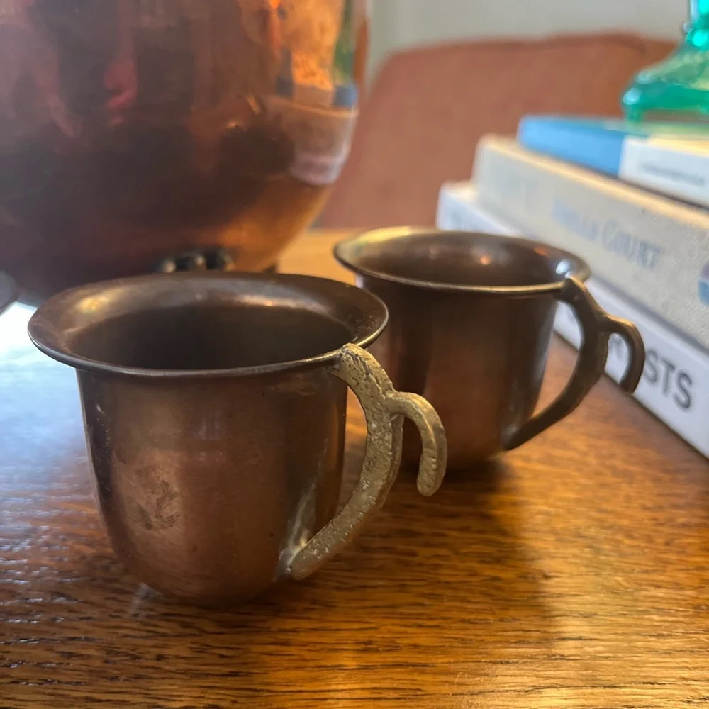 Small Copper Footed Cauldron Pot with Hanging Demitasse Cups Unusual! - Picture 7 of 7